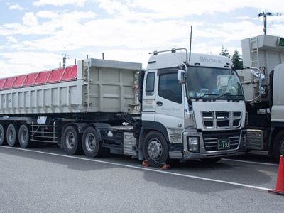 ダンプトレーラー